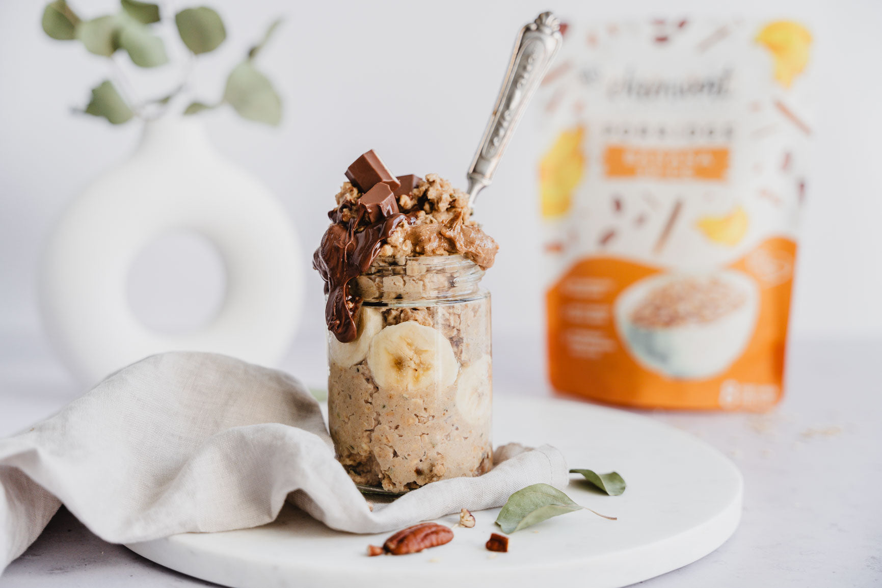 Banana Spice Porridge mit Erdnussbutter & Schokocreme