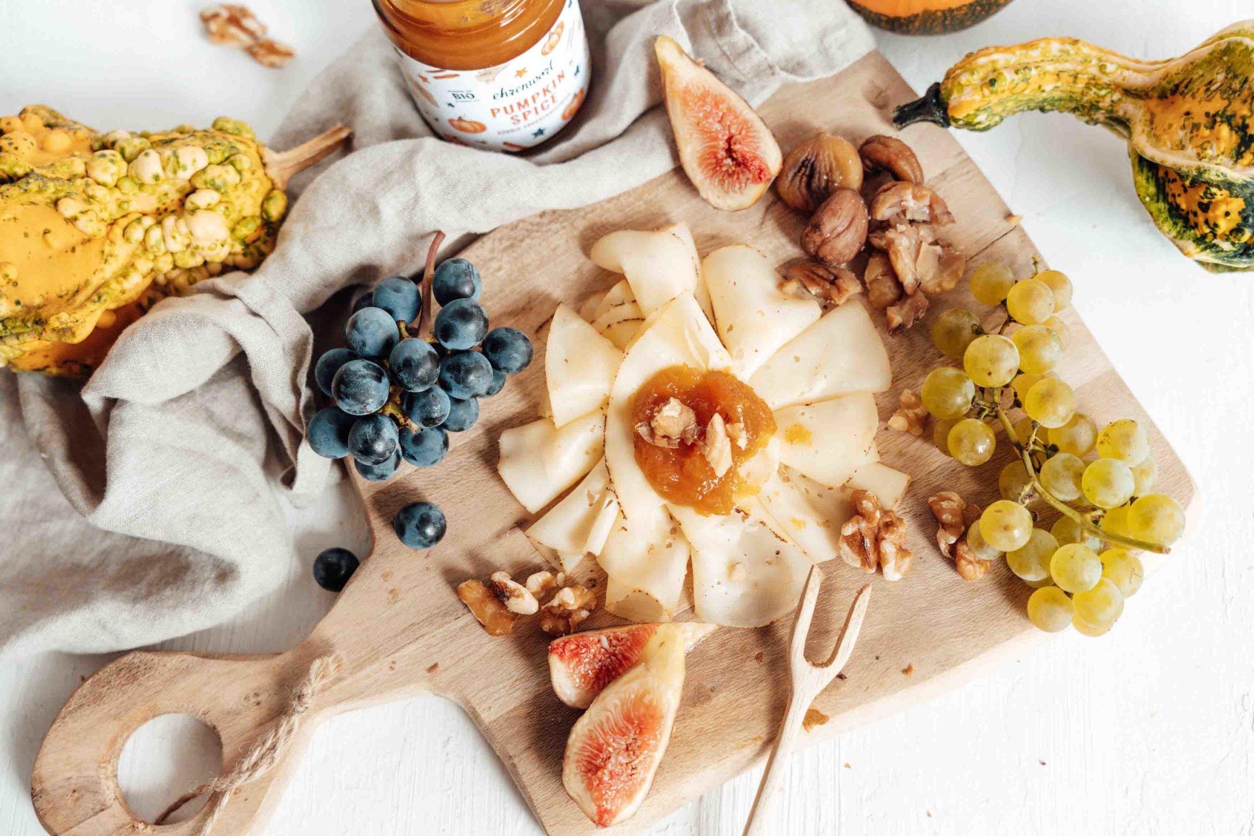 Käseplatte mit Pumpkin Spice Marmelade