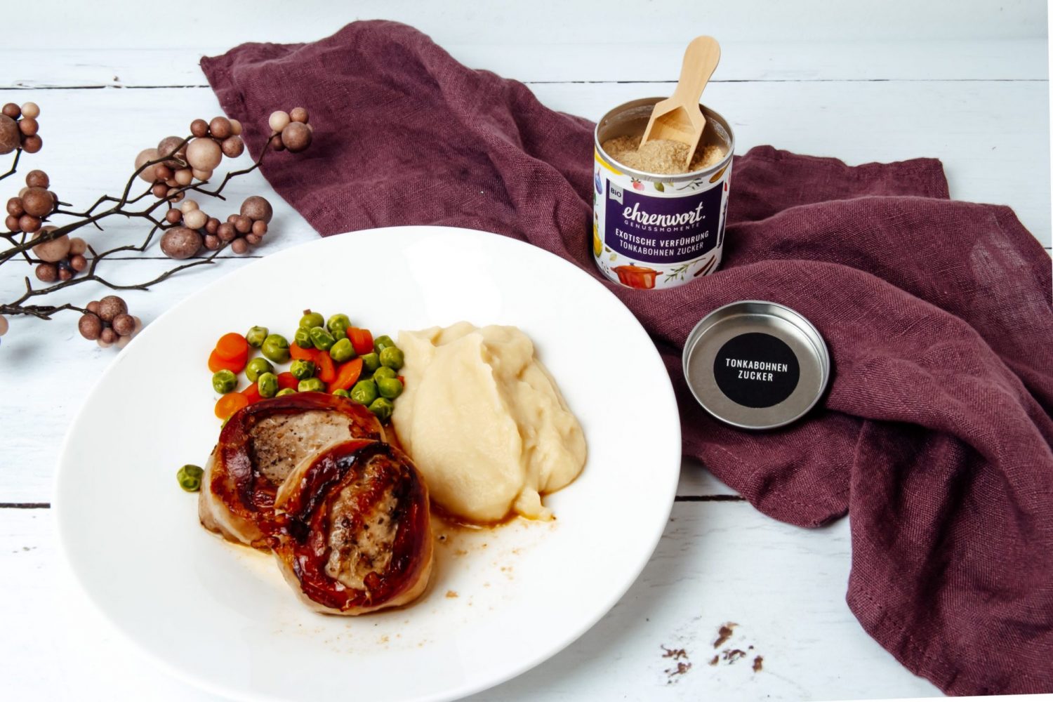 Schweinemedaillons auf Sellerie Püree verfeinert mit BIO Tonkabohne|