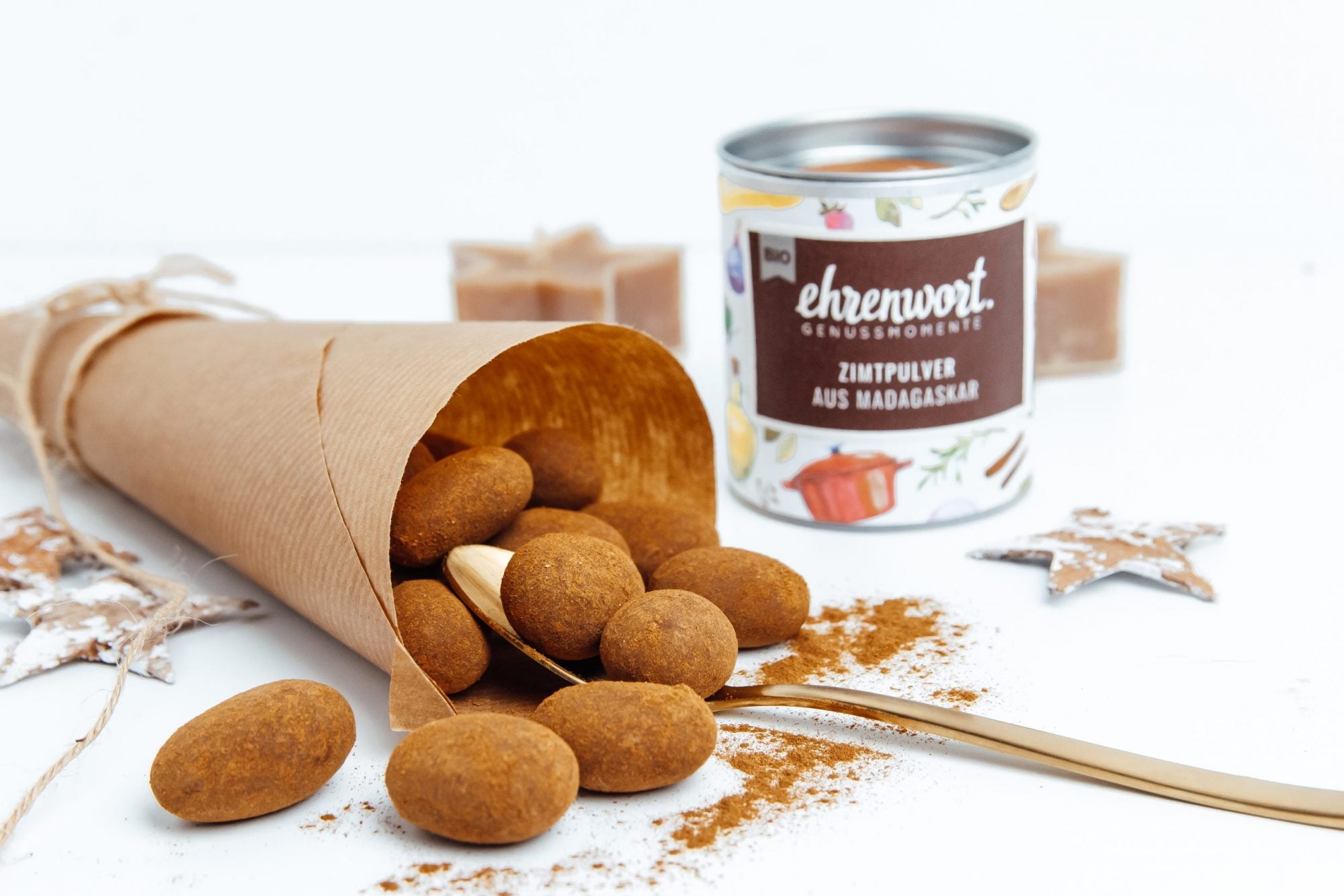 Einfaches und köstliches Rezept für vorweihnachtliche Schoko-Zimt-Mandeln mit BIO Zimtpulver von ehrenwort. Genussmomente|